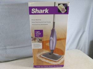 lot 255 image: (CS) Shark Swivel Steer Steam Mop N...