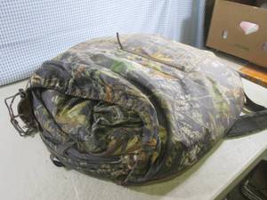 lot 261 image: (RMC) Portable Camo Hunting Blind w...