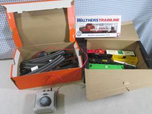 lot 269 image: (CS) Assorted Train EngineCars Tra...