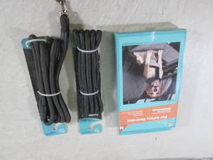 lot 272 image: (BSB) Pet Safety Restraint and 2 6f...