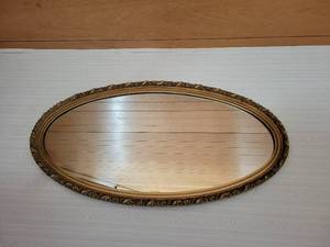 lot 92 image: Large Vintage Oval Mirror - NO SHIPPING