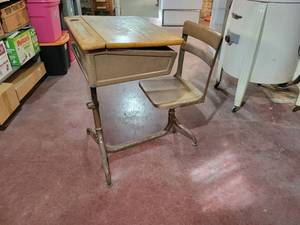 lot 94 image: Antique Adjustable Height Metal School Desk - NO SHIPPING