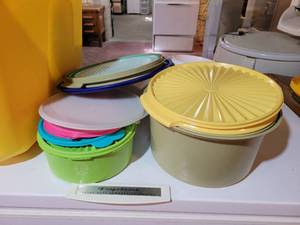 lot 101 image: Tote of Vintage Tupperware - NO SHIPPING
