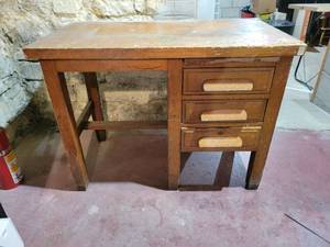 lot 118 image: Vintage Solid Wood Desk - NO SHIPPING