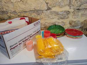 lot 137 image: Lot of Vintage Plastic Picnic Ware and Tablecloth