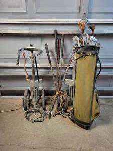 lot 267 image: Lot of Golf Clubs - Spalding Johnny Pott and Blue Ridge Sam Snead  Carts and Bag - NO SHIPPING