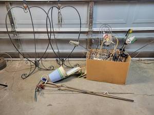 lot 276 image: Large Lot of Metal Yard Dcor and More - NO SHIPPING