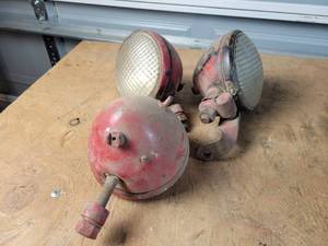 lot 287 image: (3) Glass Lens Antique Tractor Lights - 5 - GUIDE Lenses