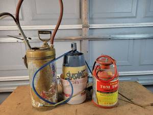 lot 314 image: (3) Vintage Sprayers - Simplex, Smith Tom Thumb and Hudson uralite - NO SHIPPING
