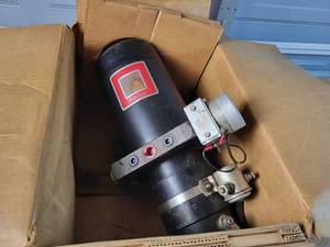 lot 167 image: Stone Hydraulic Industries 12V Hydraulic Pump Assembly - Model DB45105