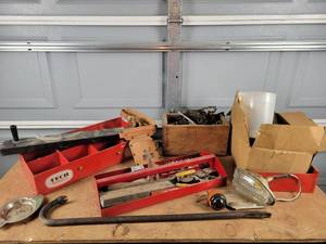 lot 372 image: Lot of Tools, Hardware, Lights and More - NO SHIPPING