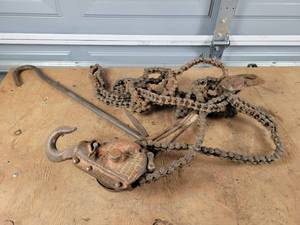 lot 389 image: COFFING Hoist (34 Ton) and Meat Hook - NO SHIPPING