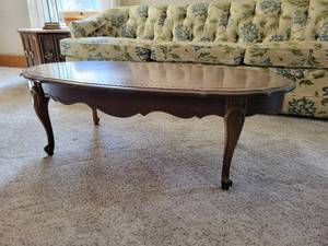lot 15 image: Beautiful Solid Wood Coffee Table - NO SHIPPING