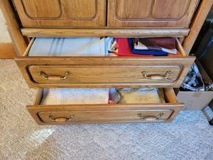 lot 27 image: Contents of Two Drawers - Linens (Tablecloths, Doilies, etc.), Scarves, and MORE