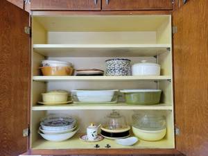 lot 57 image: Contents of Kitchen Cupboard - Vintage Pyrex, Depression Glass, Serve ware, and MORE NO SHIPPING