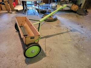 lot 245 image: Vintage Model 36 Lawn Beauty Spreader - NO SHIPPING