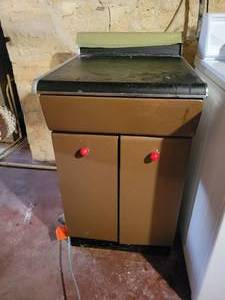 lot 179 image: Vintage Metal Kitchen Cabinet - NO SHIPPING
