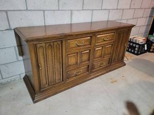 lot 330 image: Allegro Sound System by Zenith Console Turntable, Tape Player, and AMFM Radio - Powers on a Works . NO SHIPPING