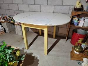 lot 340 image: Wood Dining Room Table - NO SHIPPING