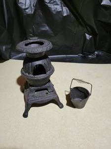 lot 345 image: Cast Iron Pot Belly Stove with Coal Bucket