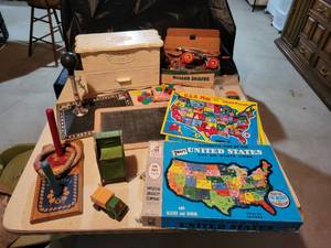 lot 347 image: Large Lot of Vintage Toys - Roller Skates, Puzzles, Blackboards, Mailbox Coin Bank, Tonka Truck, and MORE