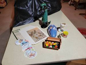 lot 356 image: Lot of Misc. Vintage Home Dcor - Includes Bird Prints, Wall Pocket, and MORE
