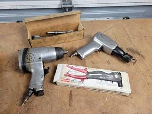 lot 416 image: MARSON Rivet Gun, 12 Pneumatic Impact and Pneumatic Hammer w Bits