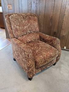 lot 33 image: Beresford Upholstered Reclining Chair - NO SHIPPING