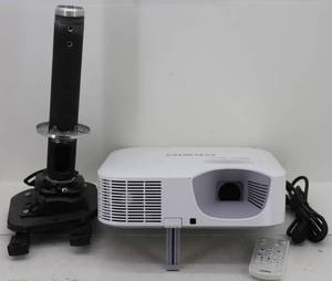 Casio XJ-F100U HDMI DLP Projector, Remote, Mount & Screen