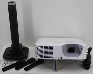 Casio XJ-F100U HDMI DLP Projector, Mount & Screen