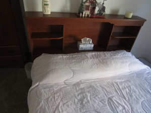 Queen Size Bedroom Set (see all pics)