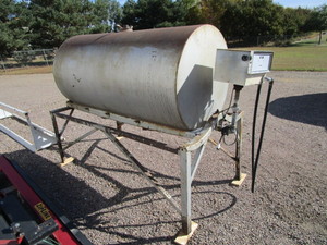 300 gal Fuel Tank wElectric Pump