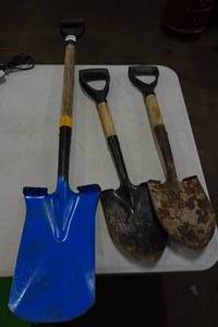 lot 277 image: 3 Spade Shovels