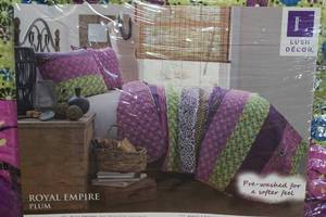 lot 40 image: Lush Dcor Royal Empire Cotton Reversible Quilt - FullQueen