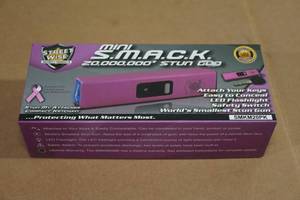 lot 70 image: NEW Pink Street Wise Mini SMACK 20,000,000 Stun Gun