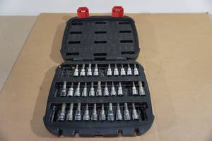 lot 79 image: Husky Socket Drivers in Case