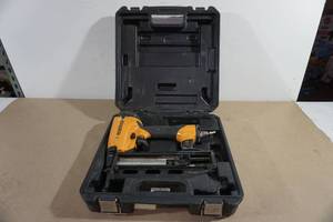 lot 86 image: Bostitch FN1664 16 Gauge Air Finish Nailer