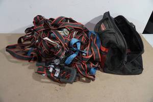 lot 130 image: Craftsman Bag with Assorted Ratchet Straps