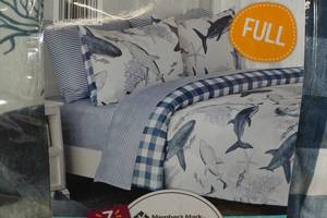 lot 125 image: NEW Members Mark 7 Piece Kids Flannel Bedding Set - Full - Shark