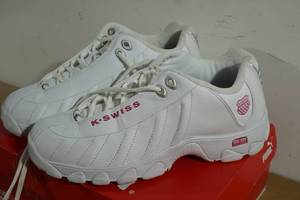 lot 200 image: K-Swiss ST329 CMF Sneakers - Womens 10