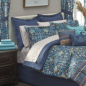 lot 22 image: Folk Art Border 30 Piece Bedroom Set - California King