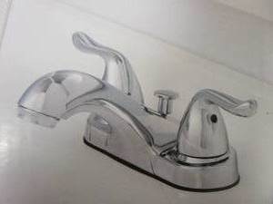 GLACIER BAY Constructor 4 in. Centerset Double-Handle Low-Arc Bathroom Faucet in Polished Chrome (BRAND NEW)