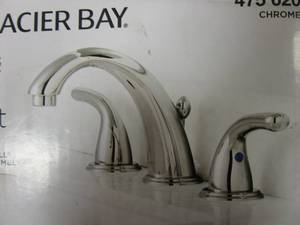 GLACIER BAY Builders 8 in. Widespread 2-Handle High-Arc Bathroom Faucet in Chrome (OPEN, APPEARS NEW)