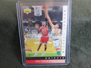 11. 1992 - 93 Upper Deck Michale Jo...