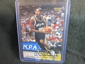 104. 1997-98 Fleer Tim Duncan Rooki...