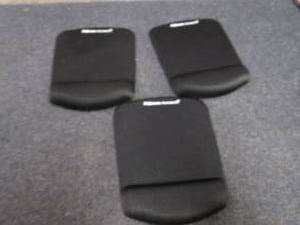 3 Fellowes Mouse Pads with Wrist Re...