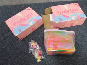 2 Pretty Girl MakeupAccessories Se...