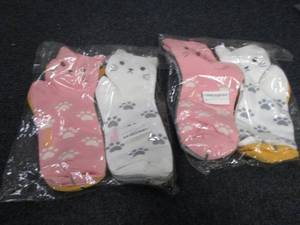 2- 4pks Ladies Cat Socks...