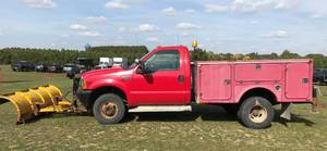 lot 1 image: 2001 Ford F350 SD DRW 4x4 w Plow