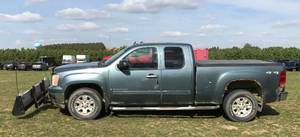 lot 2 image: 2008 GMC Sierra SLE 4x4 w Plow